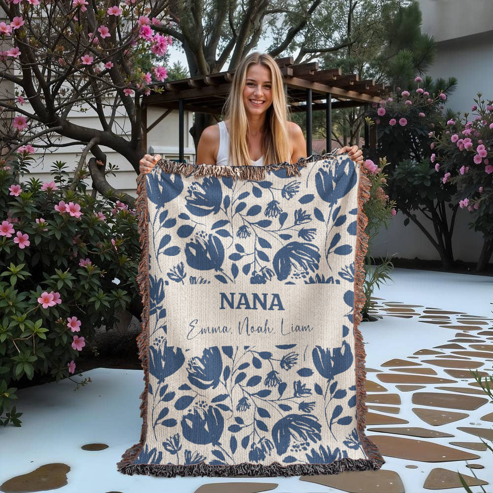 Personalized Blanket - Custom Gift for Mom, Grandma, Mimi, Abuela. Gift for her!